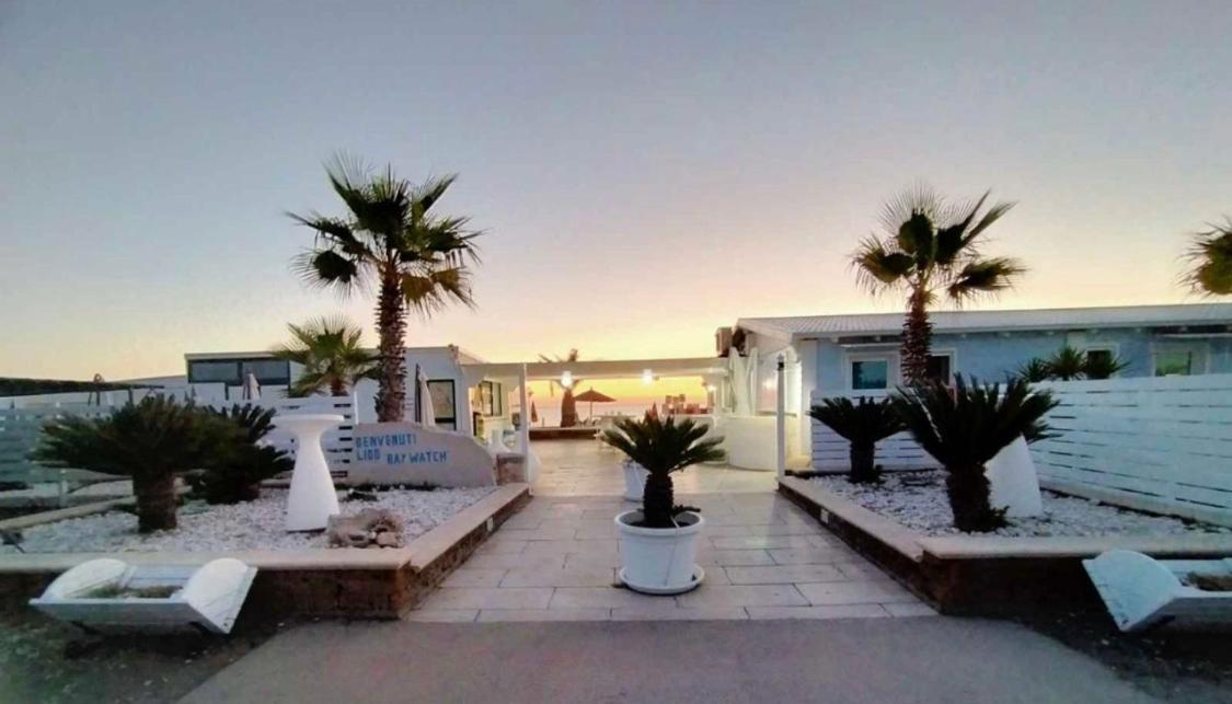Baywatch Hotel Margherita Di Savoia Exterior photo